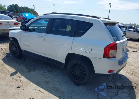 2012 Jeep Compass Latitude z USA, uszkodzony, nr VIN 1C4NJCEB0CD686455